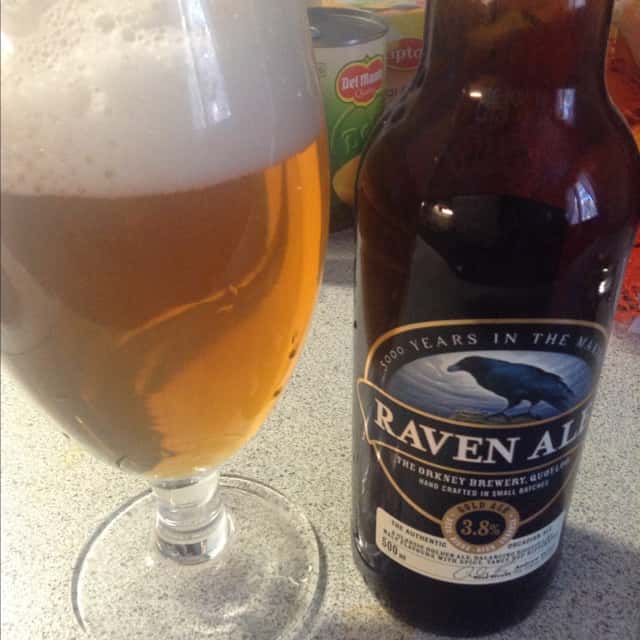 Tämäkin maukkaan mausteinen Orkney Breweryn golden ale olisi liian vahva ruokakauppaan...